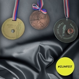 Zlatá, stříbrná a bronzová medaile Festivalového půlmaratonu Zlín 2016 pro první tři místa v kategorii